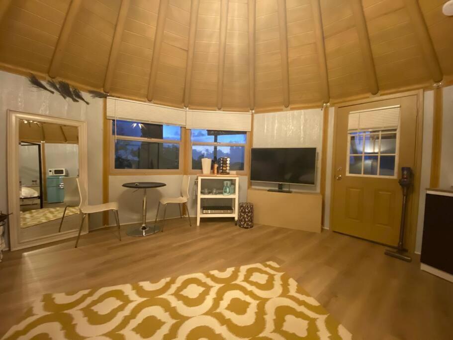 Вилла Glamping-Sky Dome Yurt-Tiny House-2 By Lavenders Field Valley Center Экстерьер фото