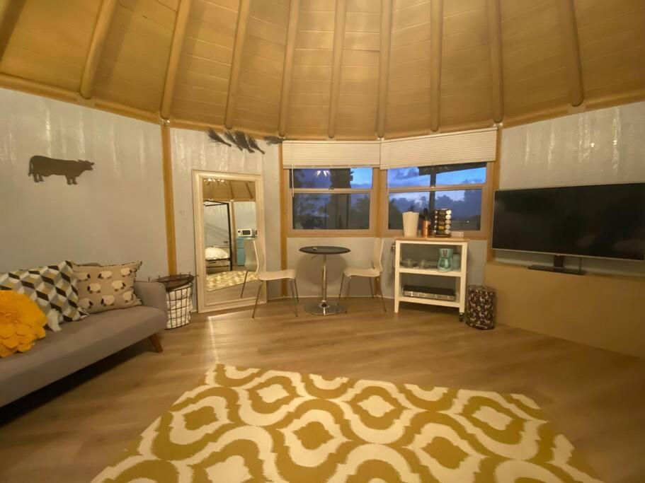 Вилла Glamping-Sky Dome Yurt-Tiny House-2 By Lavenders Field Valley Center Экстерьер фото
